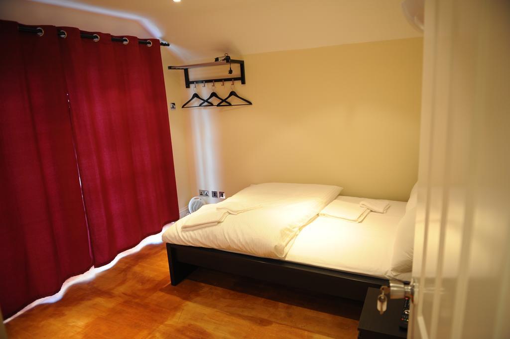 The Greyhound Cottage Chigwell Extérieur photo