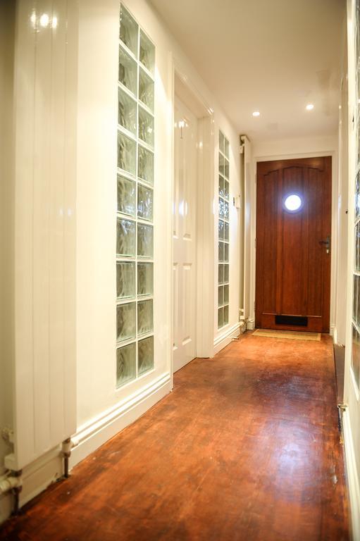 The Greyhound Cottage Chigwell Extérieur photo
