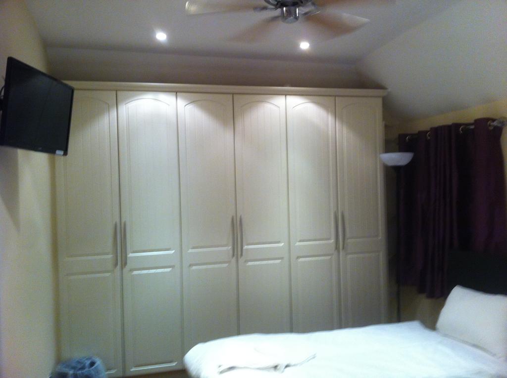 The Greyhound Cottage Chigwell Chambre photo