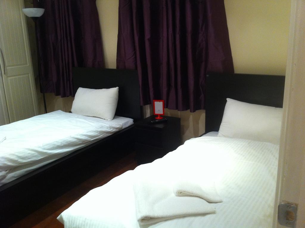 The Greyhound Cottage Chigwell Chambre photo