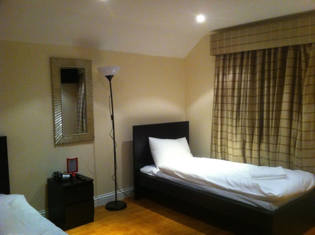 The Greyhound Cottage Chigwell Chambre photo