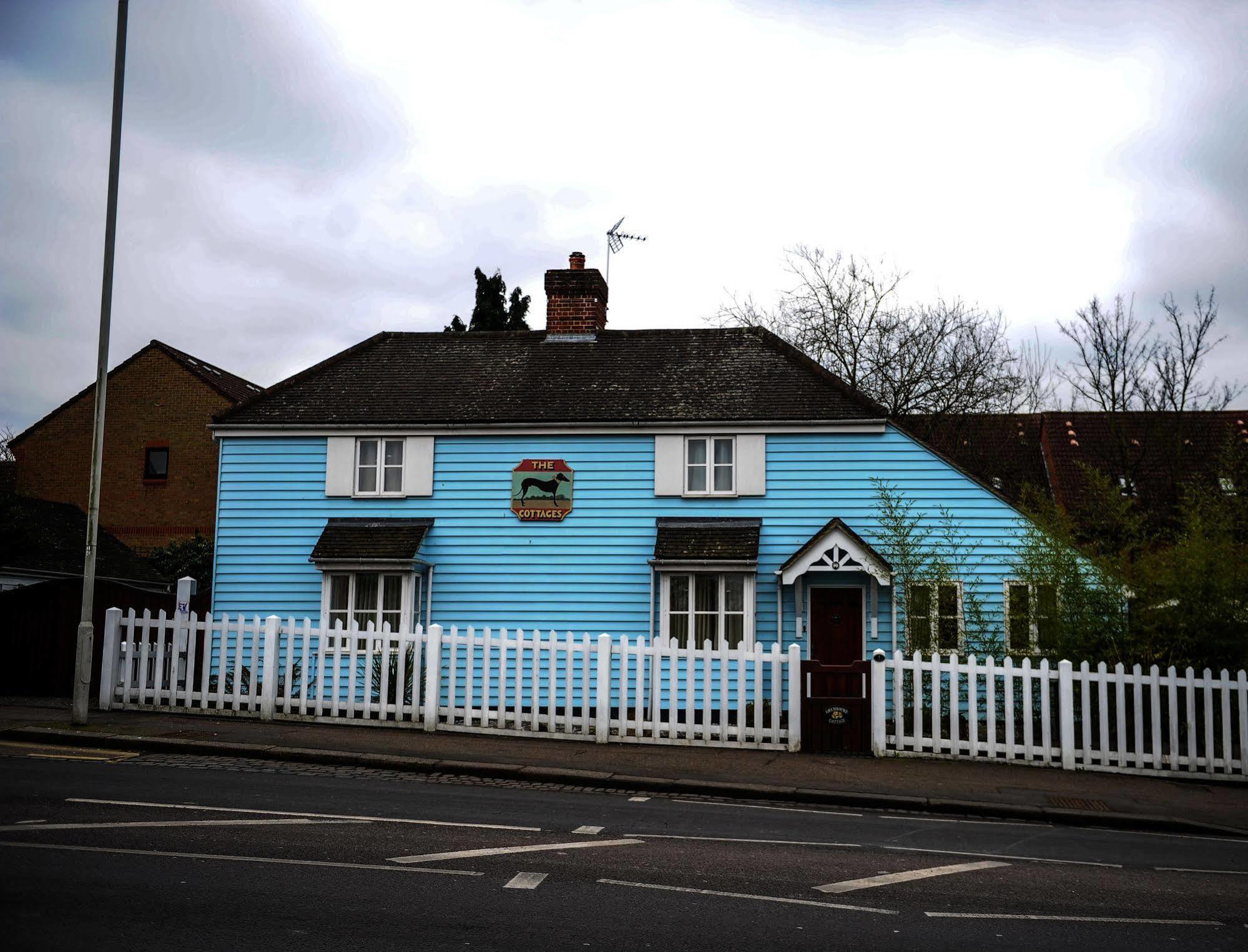 The Greyhound Cottage Chigwell Extérieur photo