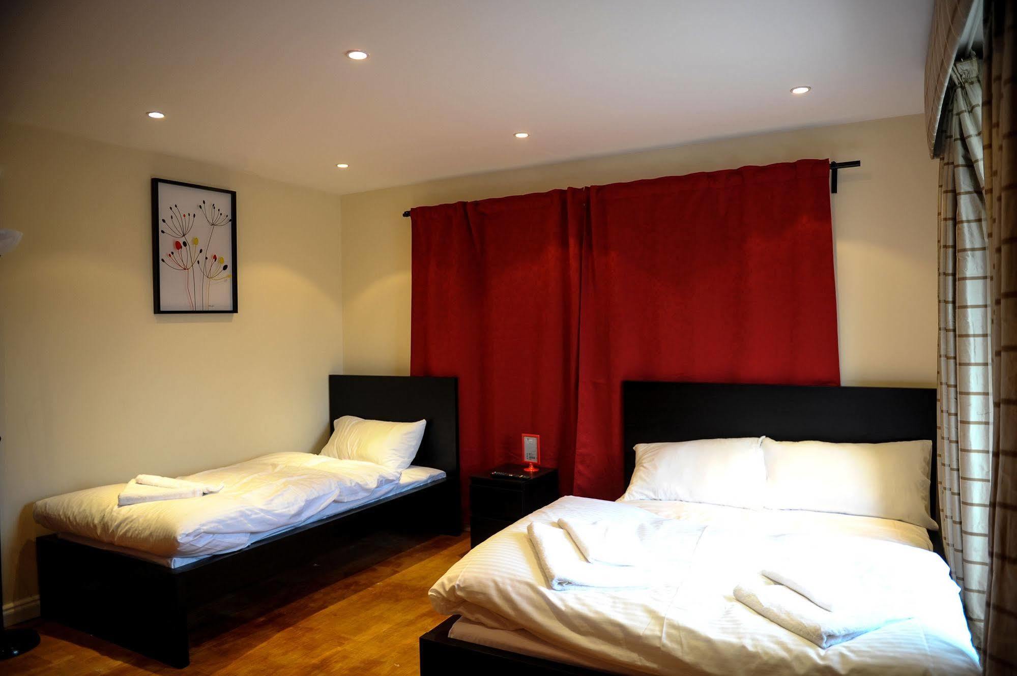 The Greyhound Cottage Chigwell Extérieur photo