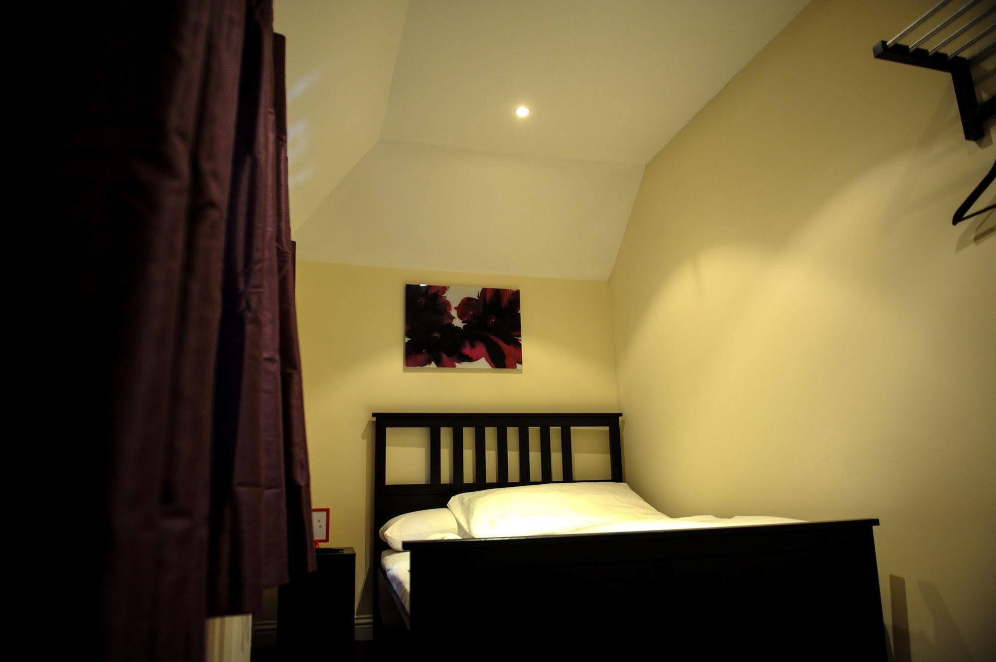 The Greyhound Cottage Chigwell Extérieur photo