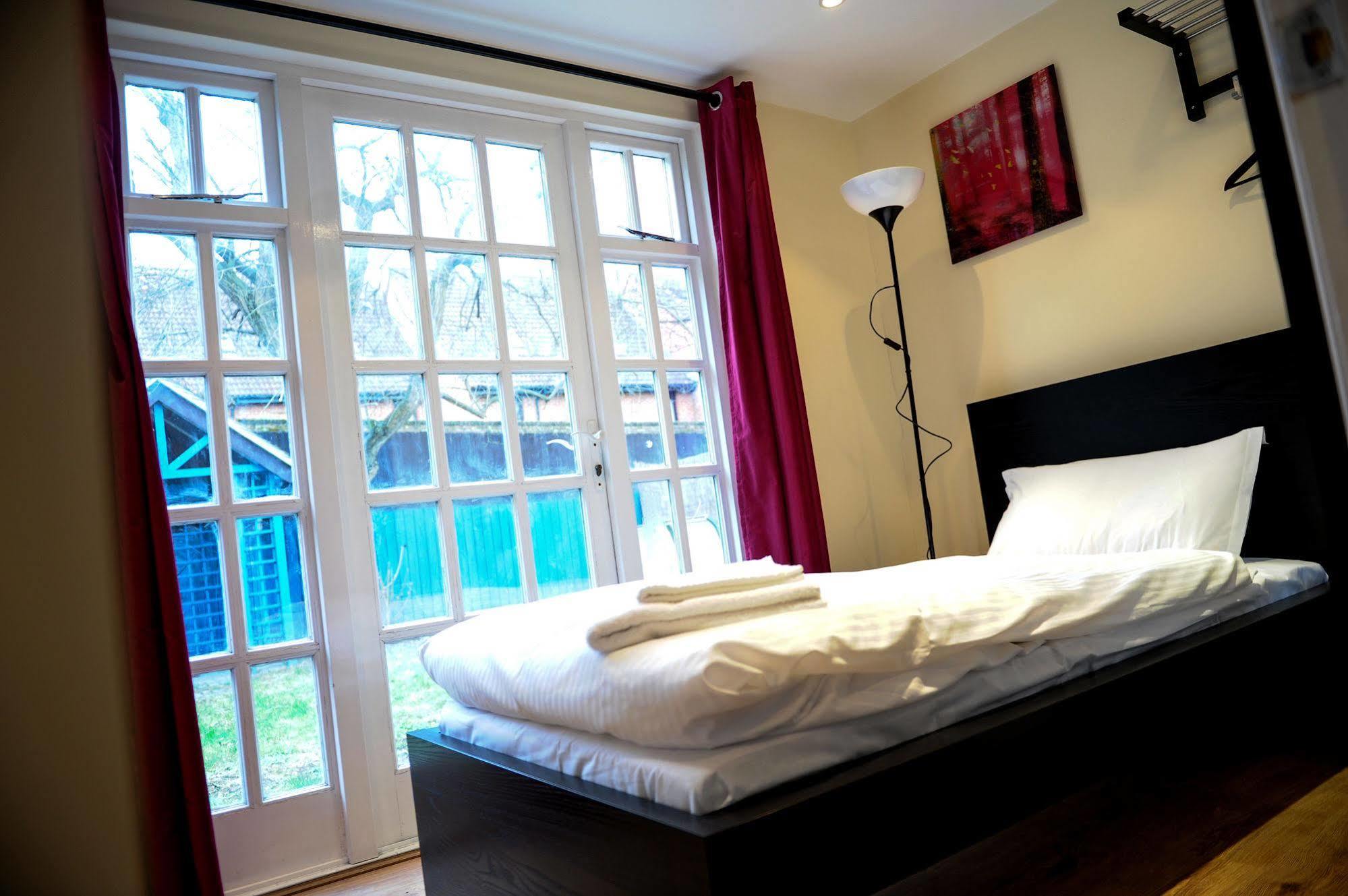 The Greyhound Cottage Chigwell Extérieur photo