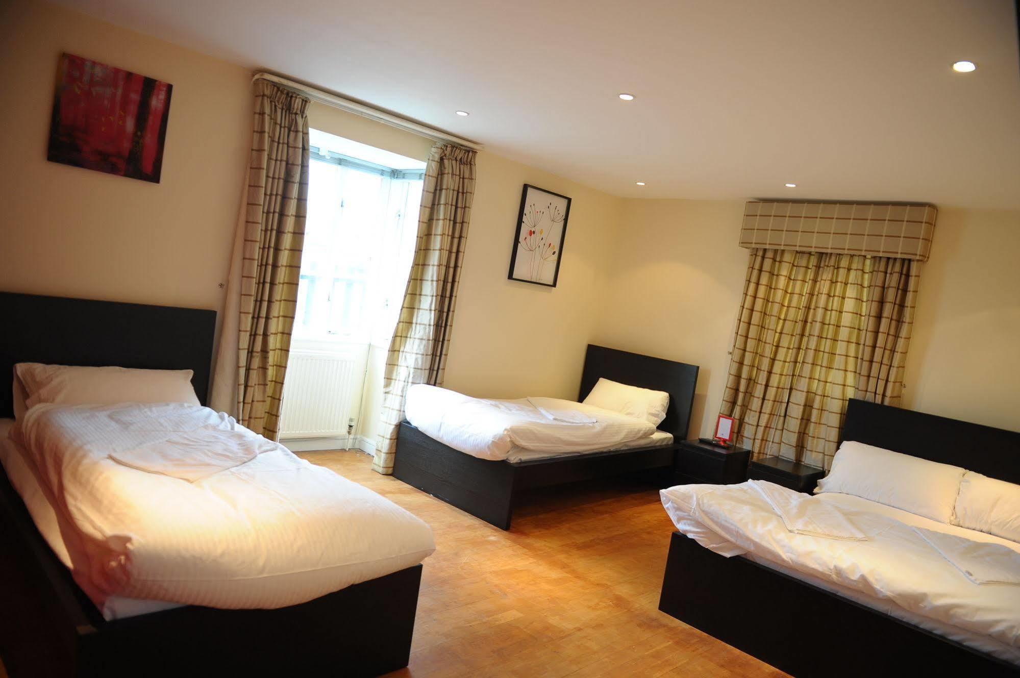 The Greyhound Cottage Chigwell Extérieur photo