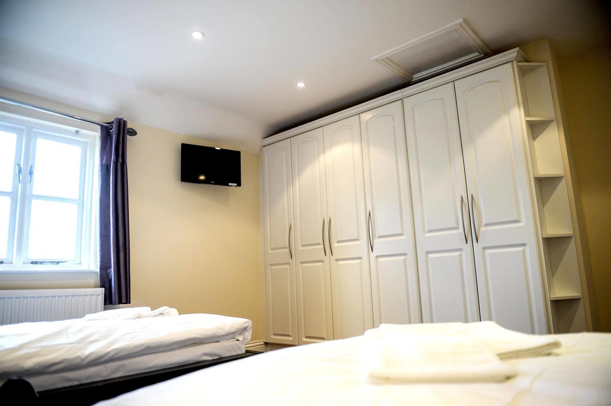 The Greyhound Cottage Chigwell Extérieur photo